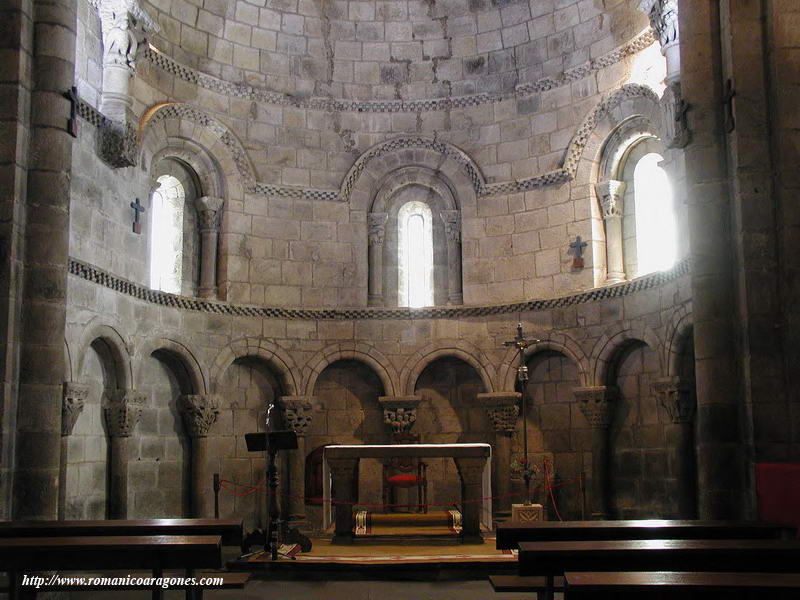 CILINDRO ABSIDIAL. CLARA EVOCACIN A SAN PEDRO DE LOARRE